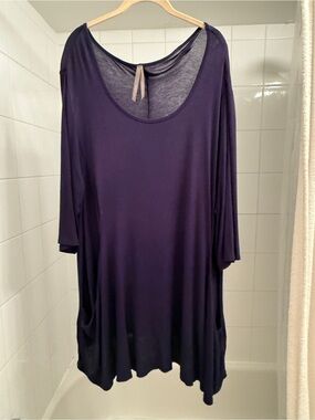 Scoop Neck Tunic Top  in Deep navy